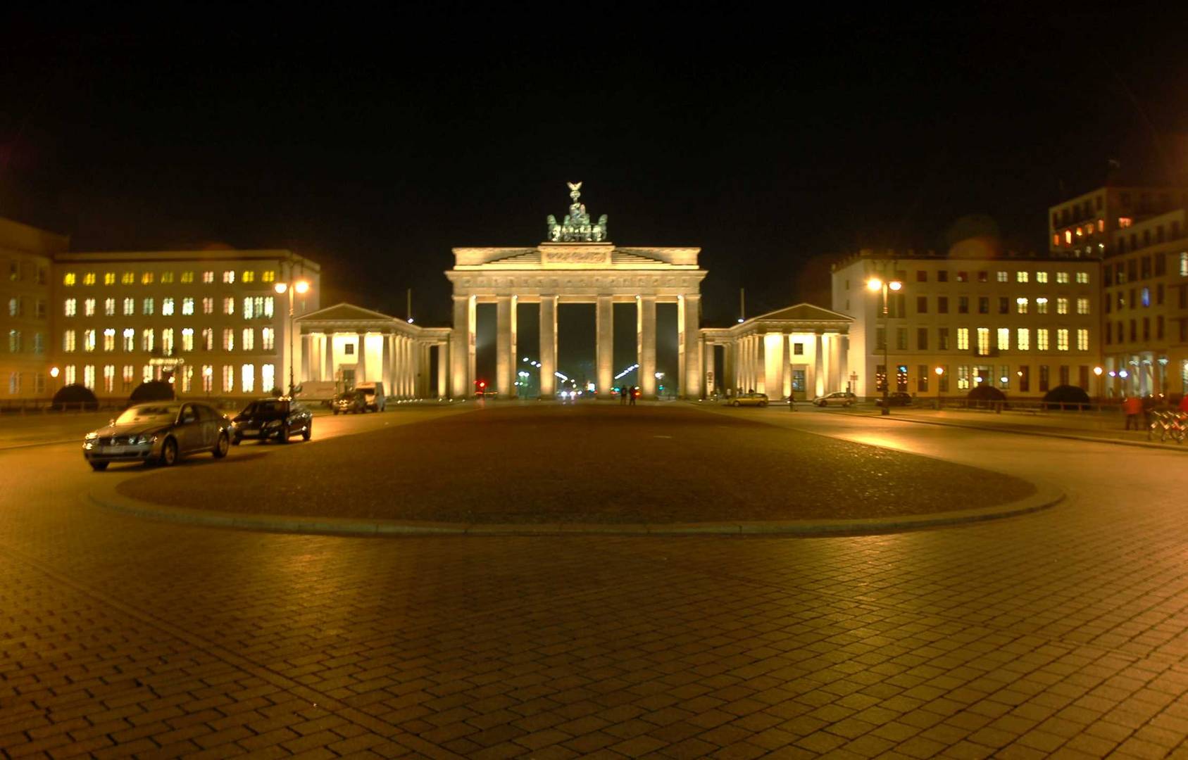 Brandenburger Tor in Berlin bei Nacht