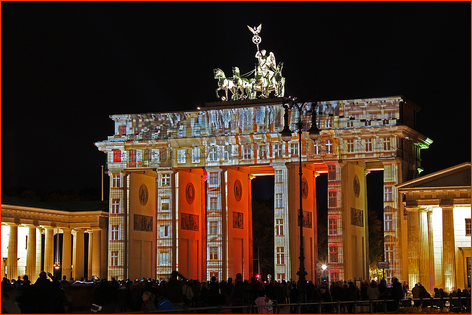 Brandenburger Tor in Berlin beim Festival of Lights 2012