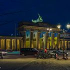 Brandenburger Tor in blau+gelb