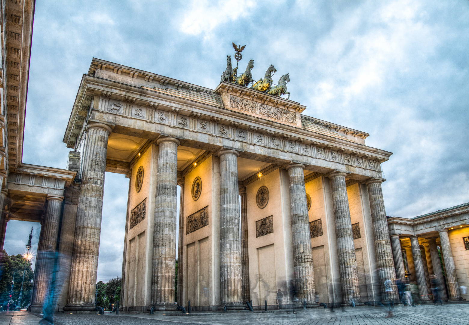 Brandenburger Tor in HDR, Berlin, Germany.