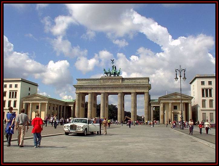 Brandenburger Tor mit allem drum und dran