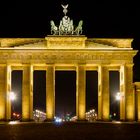 Brandenburger Tor mit Quadriga bei Nacht