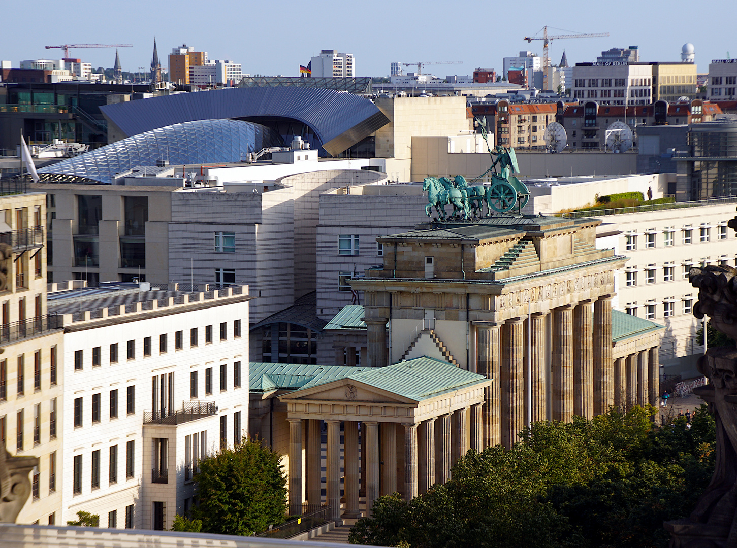 Brandenburger Tor mit Quadriga vor der US-Botschaft