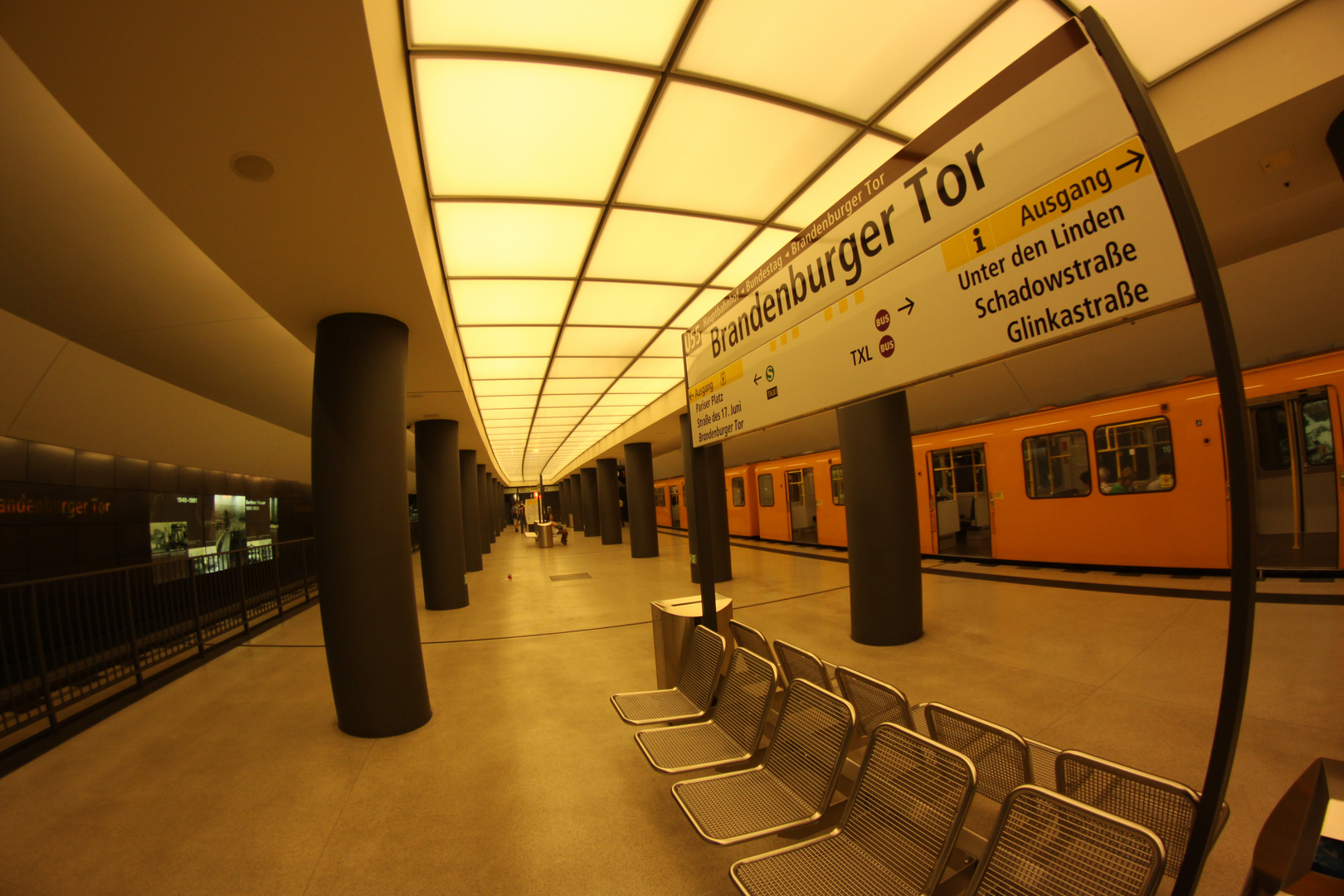 Brandenburger Tor U-Bahn