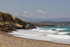 Brandung am einsamen Strand