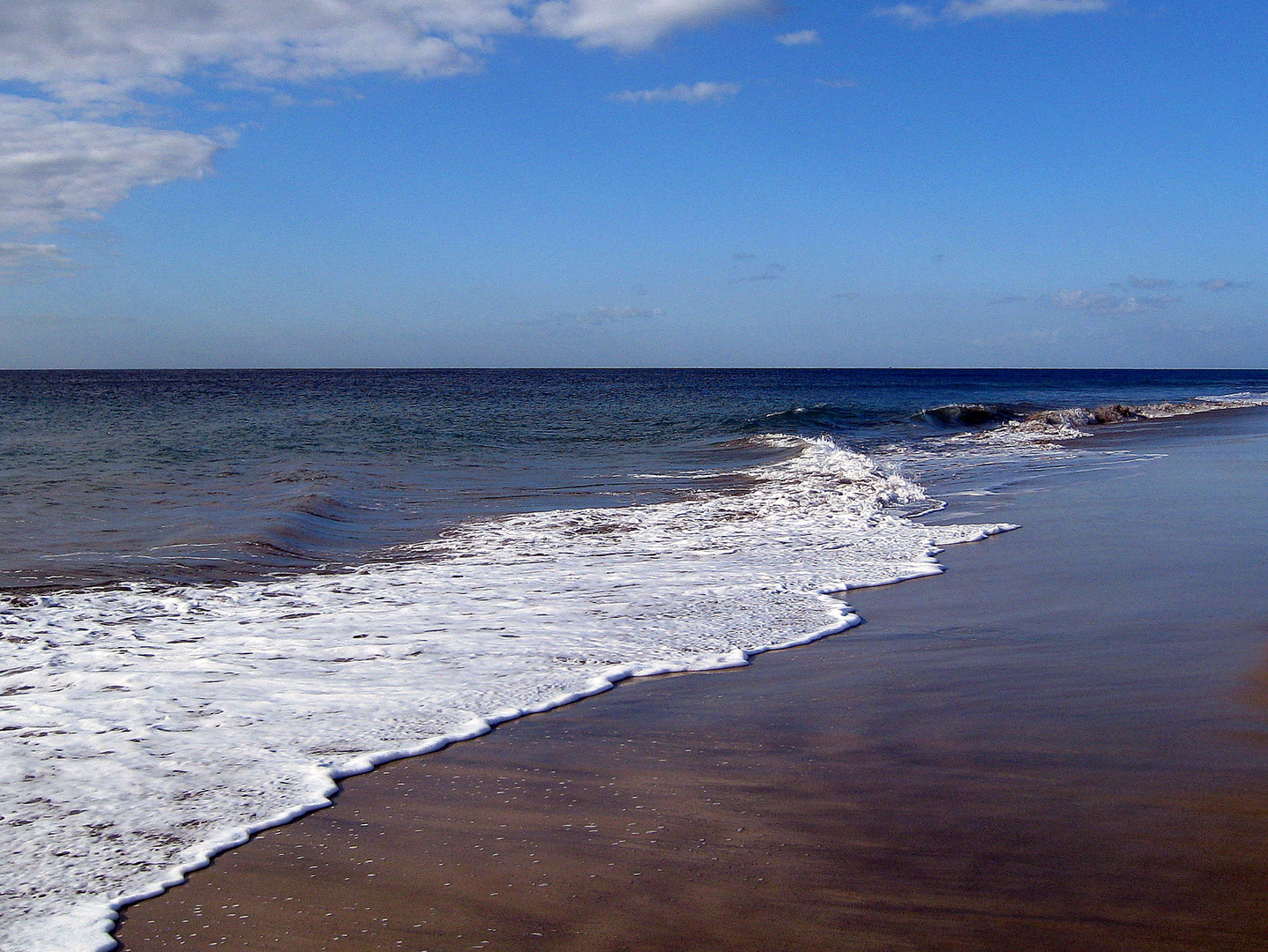 Brandung am Strand von Maspalomas, Gran Canaria ...