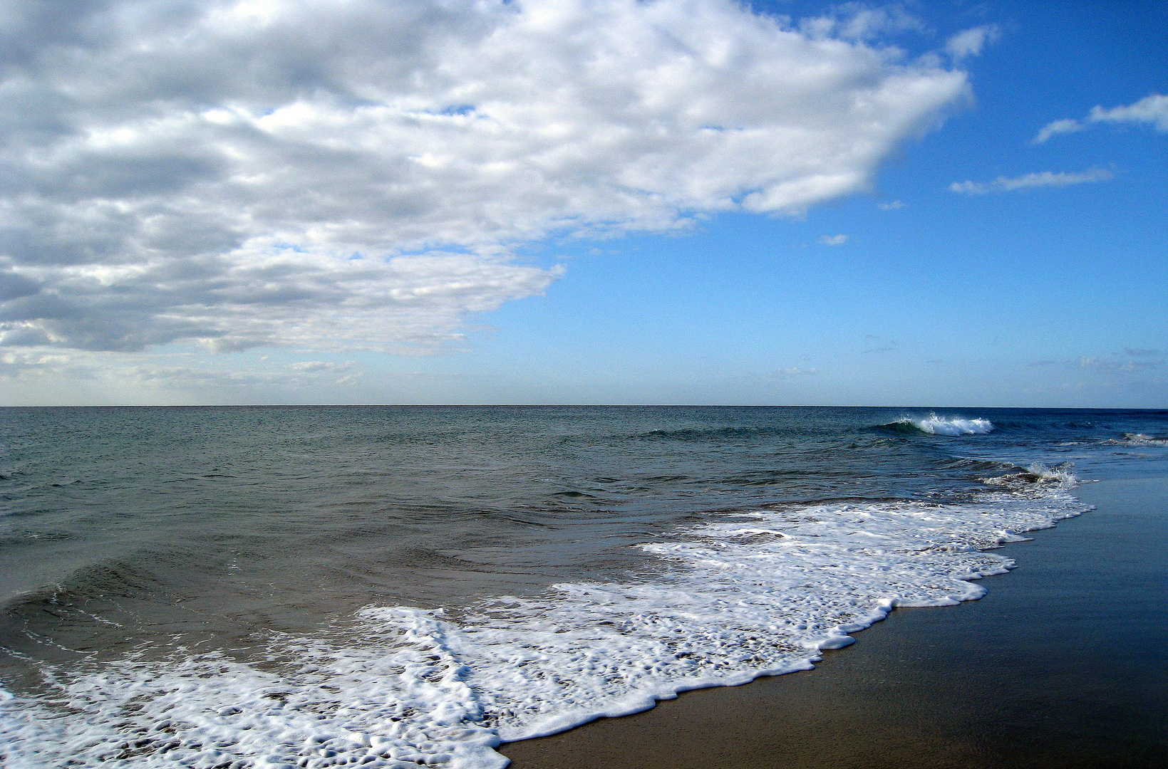 Brandung am Strand von Maspalomas, Gran Canaria ...