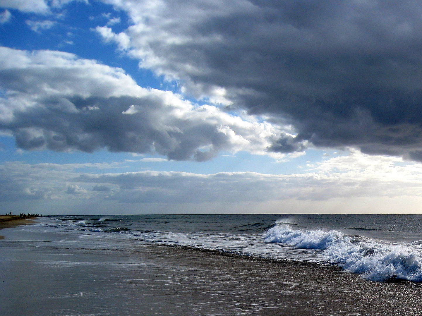Brandung am Strand von Playa del Ingles GC ...