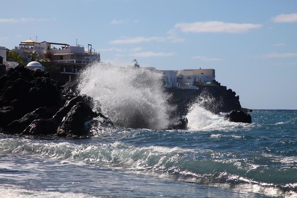 Brandung auf Stromboli von Bernd Willeke