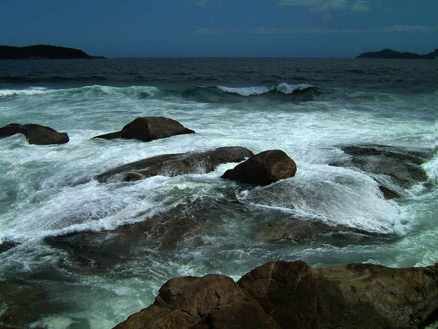 Brandung vor der Ilha Grande