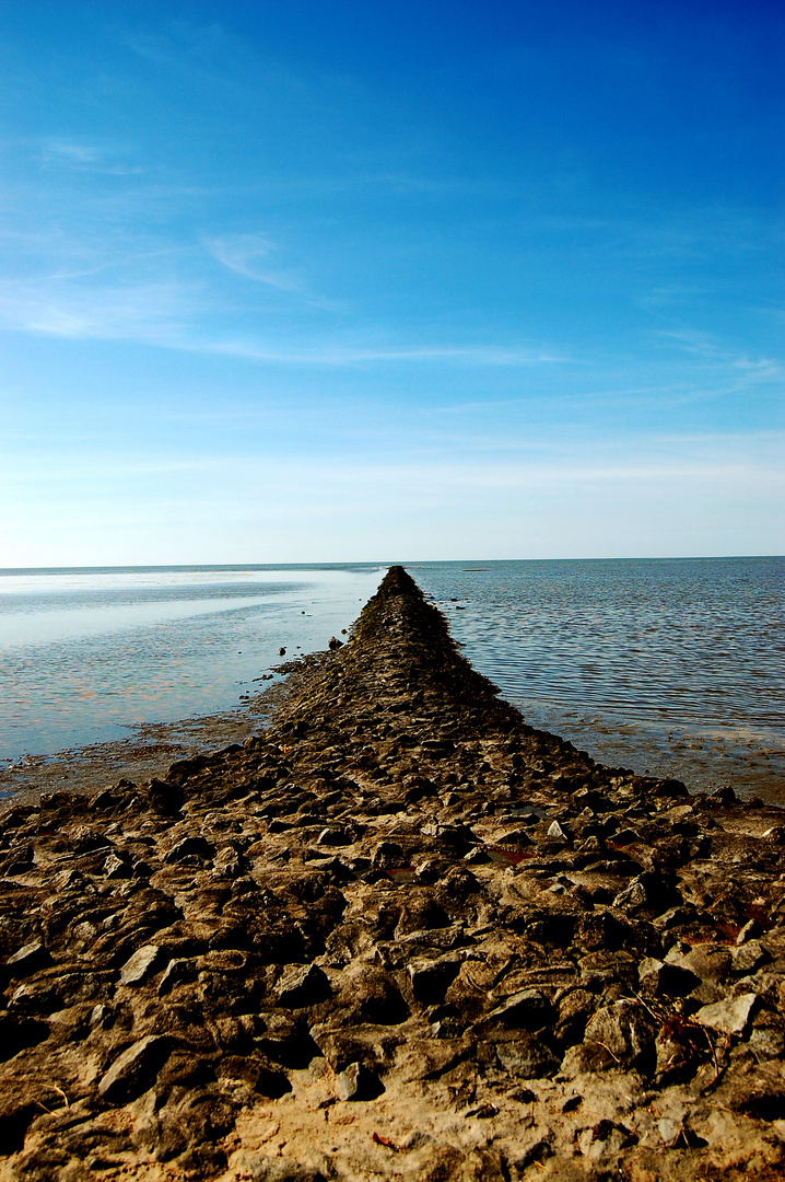 Brandungsmauer in Dorum - Nordsee