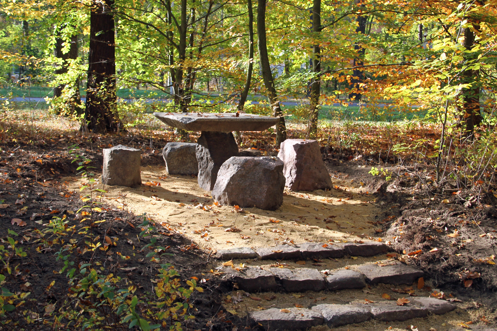 Branitzer Park bei Cottbus: Der steinerne Tisch