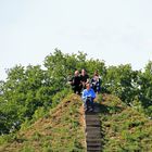 Branitzer Park bei Cottbus: Gipfelkonferenz auf der Seepyramide