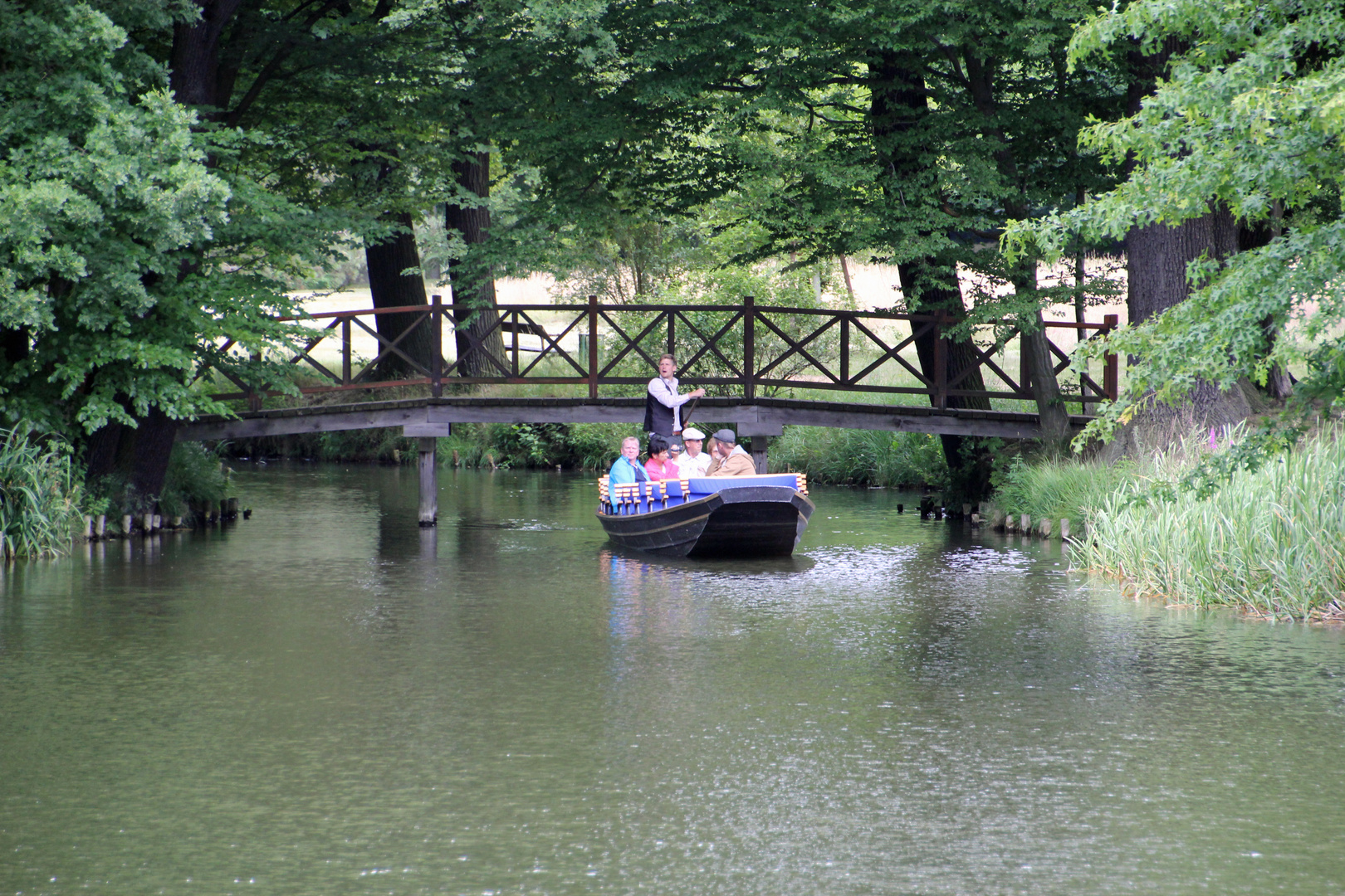 Branitzer Park bei Cottbus: Gondelfahrt zum Pyramidensee