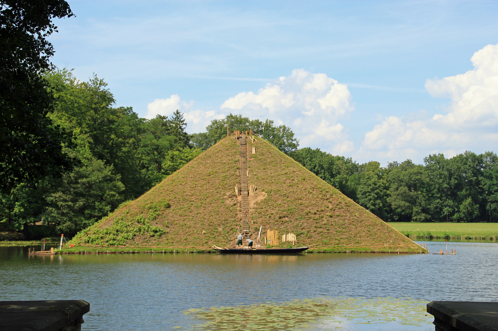 Branitzer Park bei Cottbus: Neugestaltung der Seepyramide