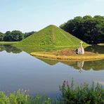 Branitzer Park bei Cottbus: Still ruht der Pyramidensee