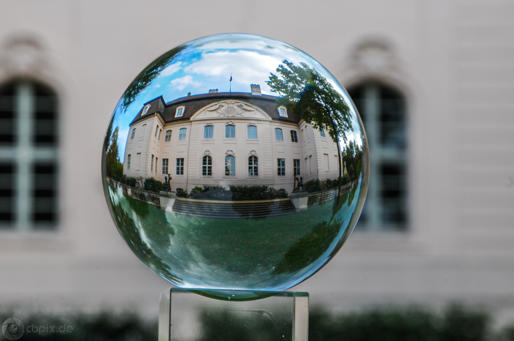 Branitzer Schloss in einer Glaskugel