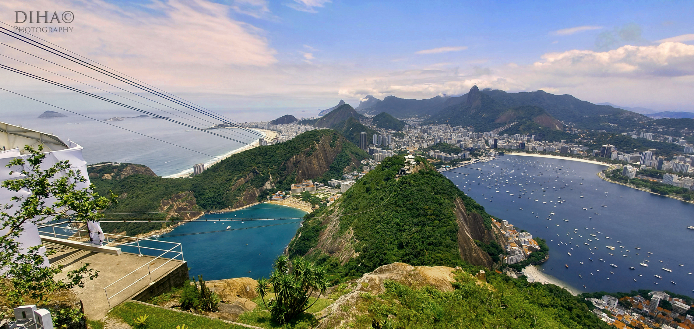 Brasilien, der Zuckerhut mit Blick zur Cristo Redentor, der Christusstatue