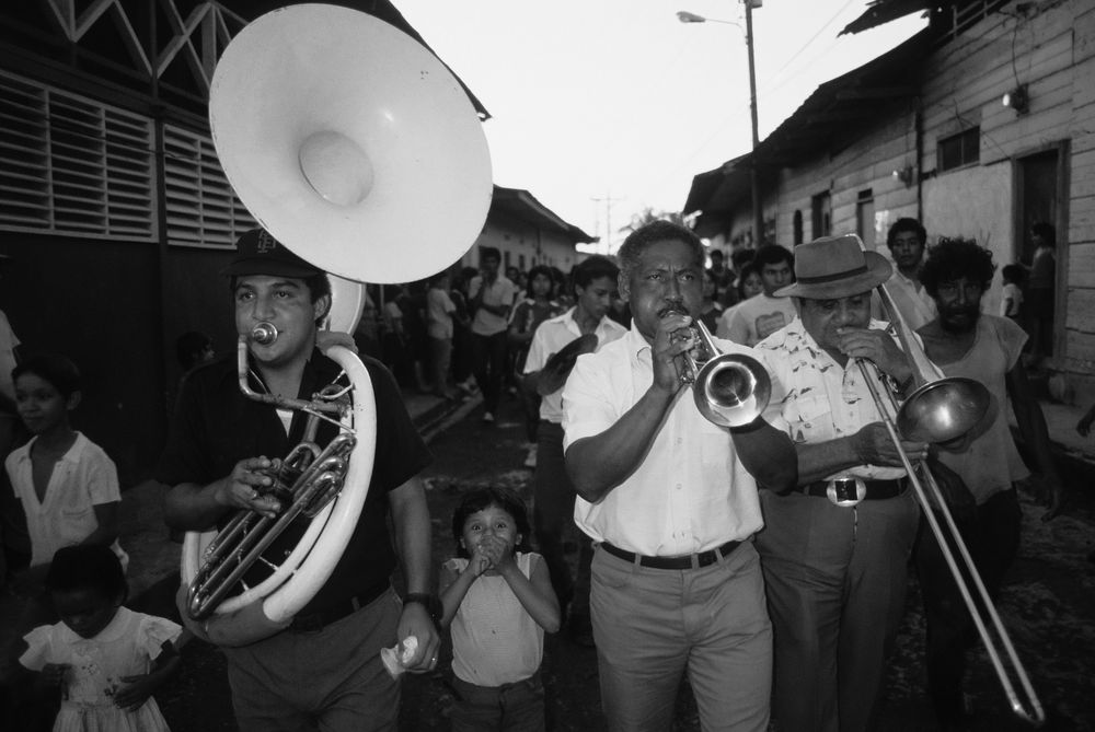 "Brass-Band" Monochrome