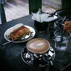 Bratapfelkuchen & Cappuccino