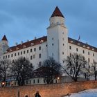 Bratislava Burg in der blauen Stunde