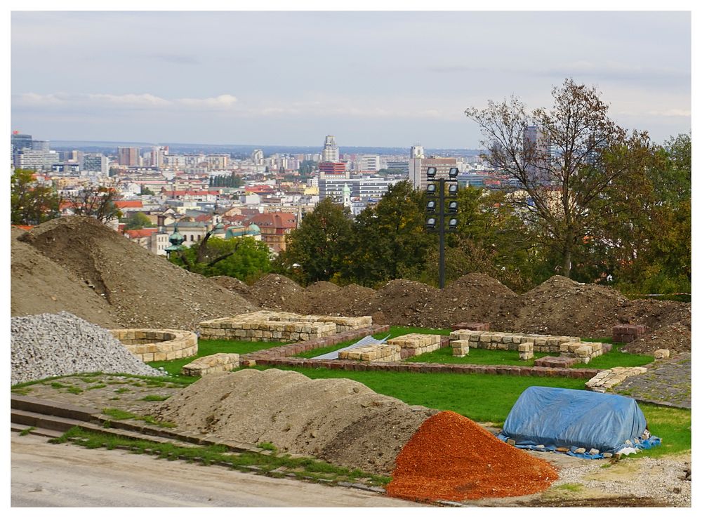 Bratislava, Grabungen vor der Burg