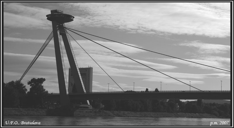 Bratislava, UFO... le pont!