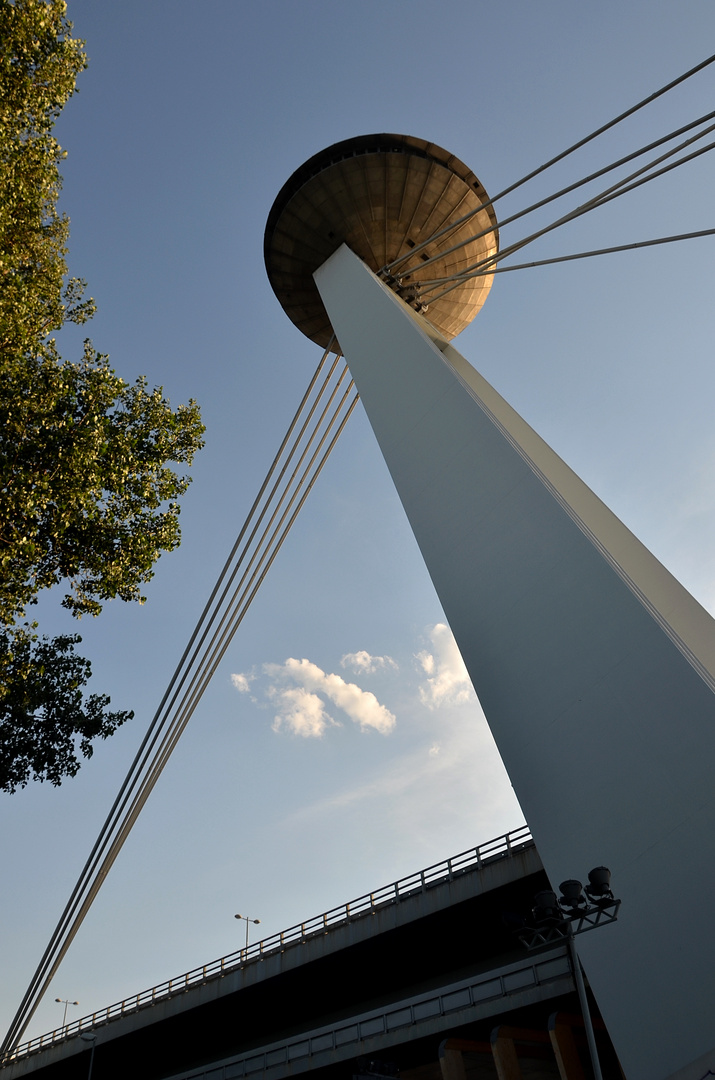 Bratislava / Ufo-Tower ...