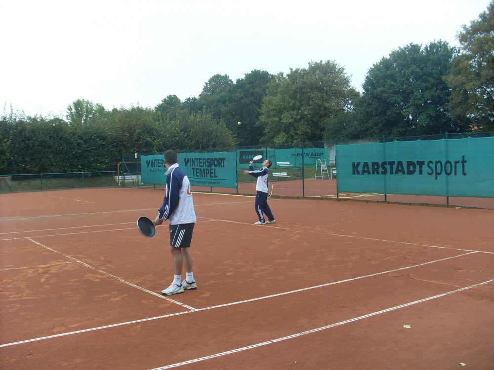 Bratpfannen-Tennis-Cup