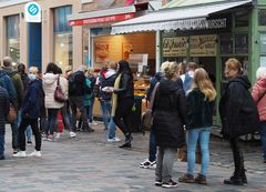 Bratwurst to go nur noch in Alufolie eingewickelt