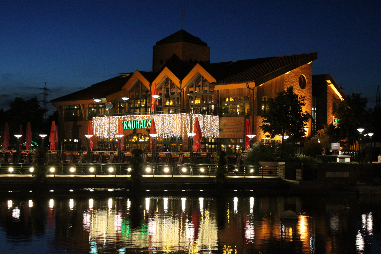 Brauhaus in Oberhausen bei Nacht