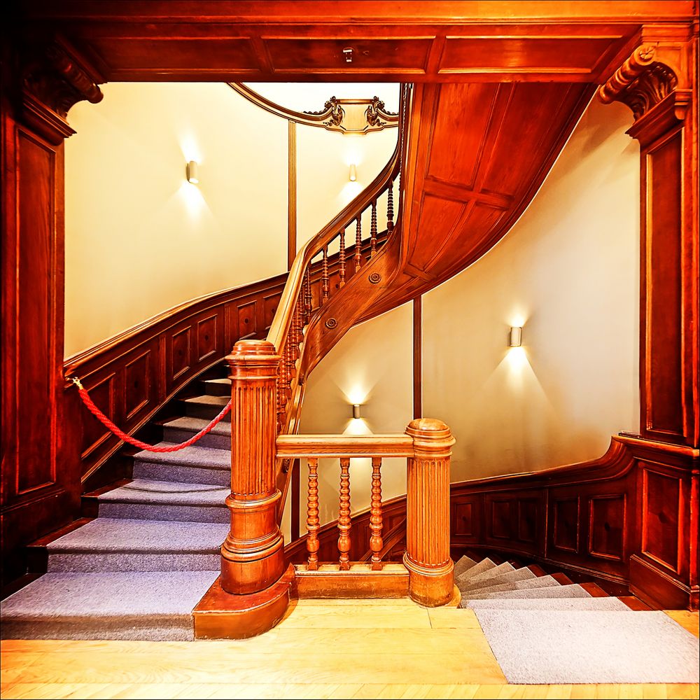 Braun & Co, Treppe in die oberste Etage