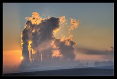 Braunkohlekraftwerk Niederaußem bei Sonnenaufgang