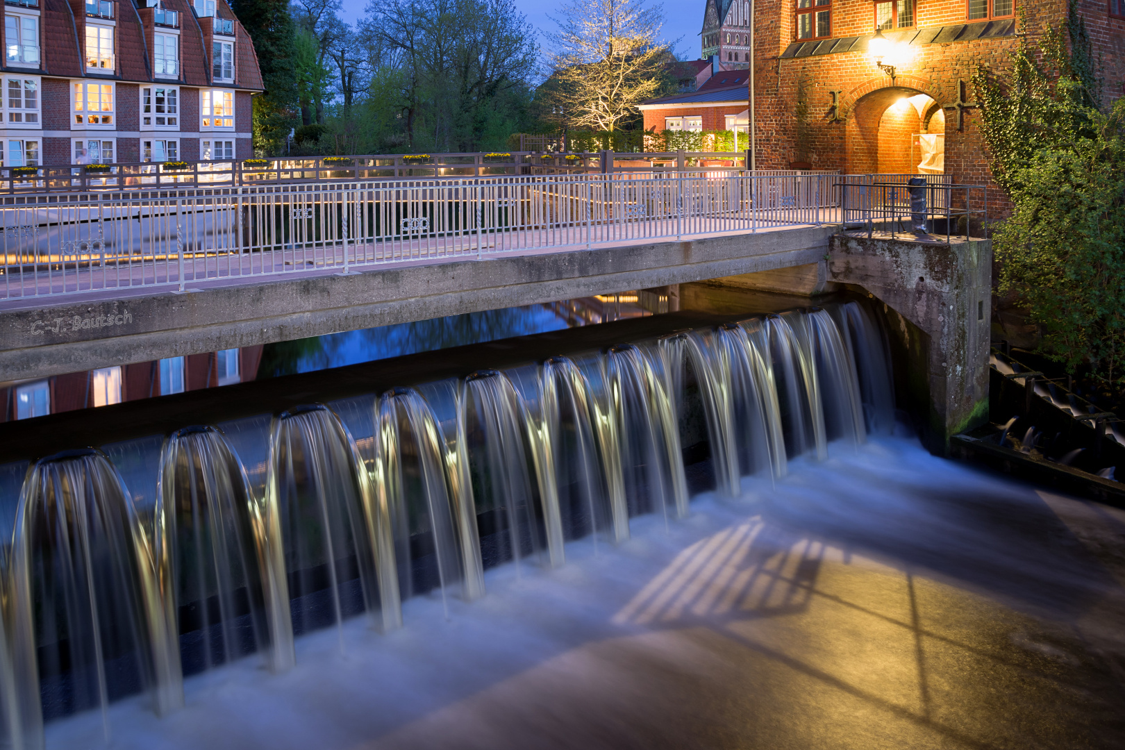 Brausebrücke abends