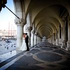 Brautpaarshooting und Hochzeitsfotoreise Venedig Markusplatz