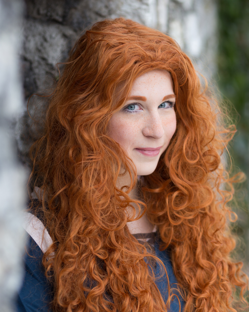 Brave - Merida cosplay by Sleeping Loony among the ruins of the Sulzburg - Portrait - Headshot