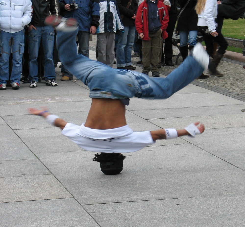 Breakdancer