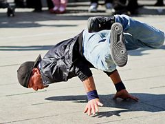 Breakdancer