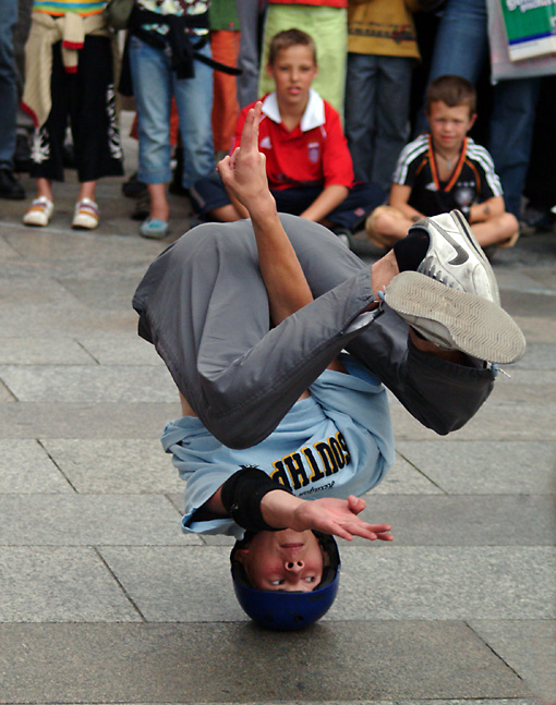 breakdancers (1)