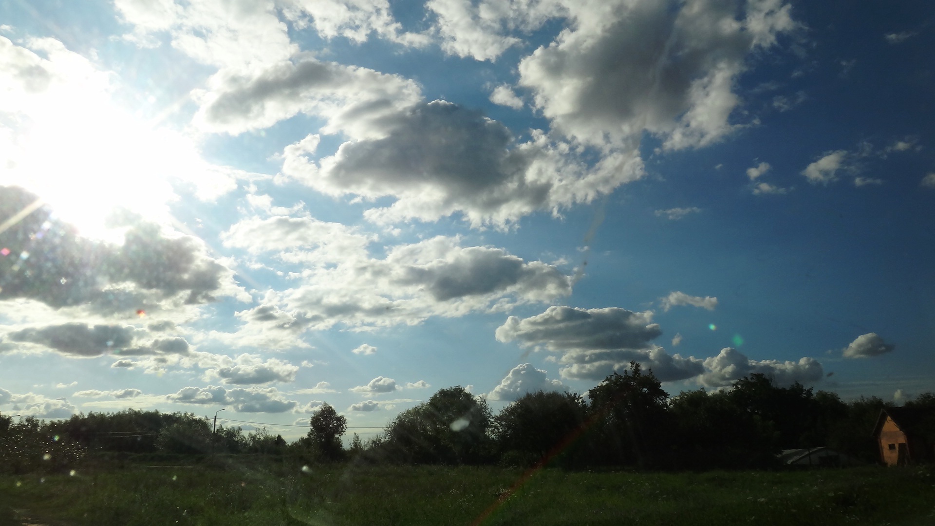 Brechen die Wolken nach regen.