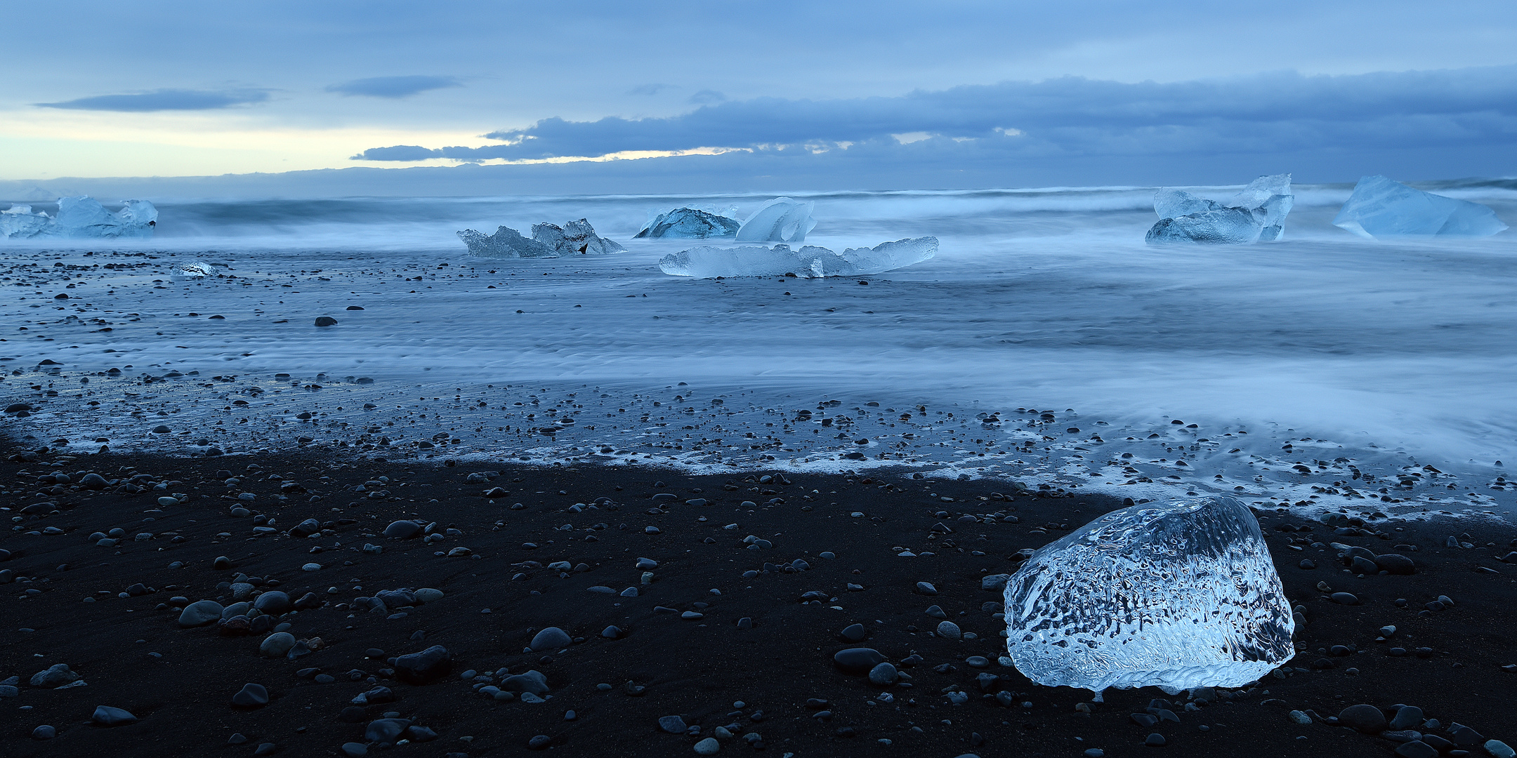 Breiðamerkursandur zum Sonnenaufgang