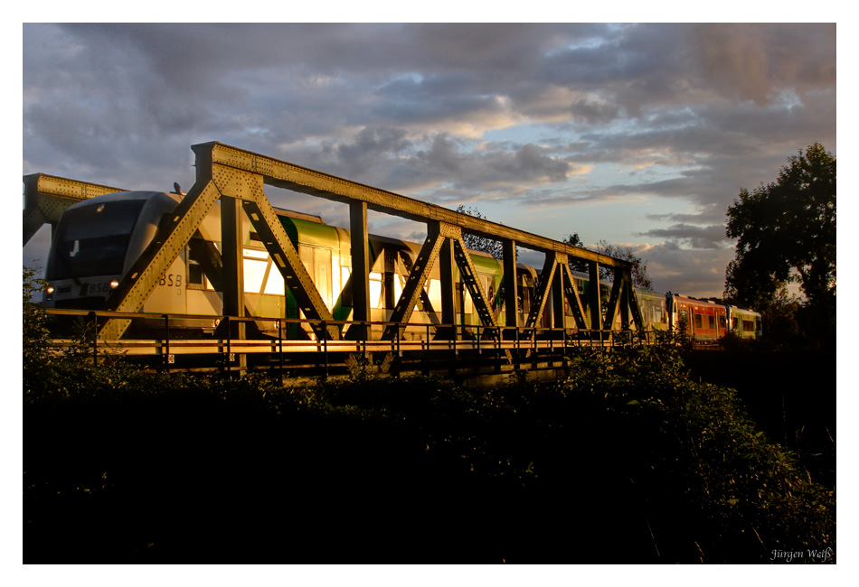 Breisgaubahn im Abendlicht