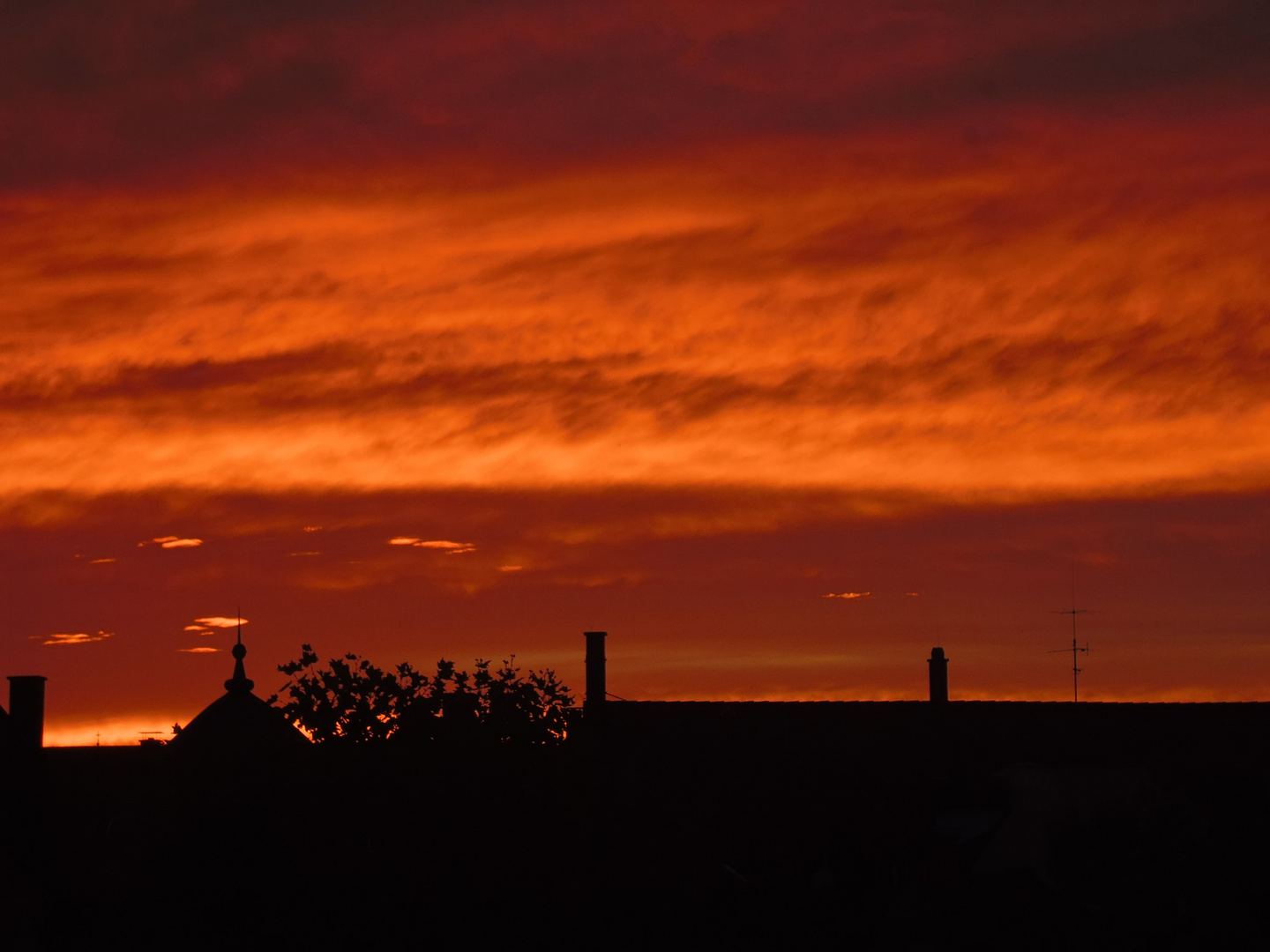 Breisgauer Abendröte über Freiburg