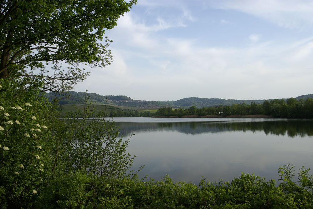 Breitenauer See und Löwenstein im Hintergrund