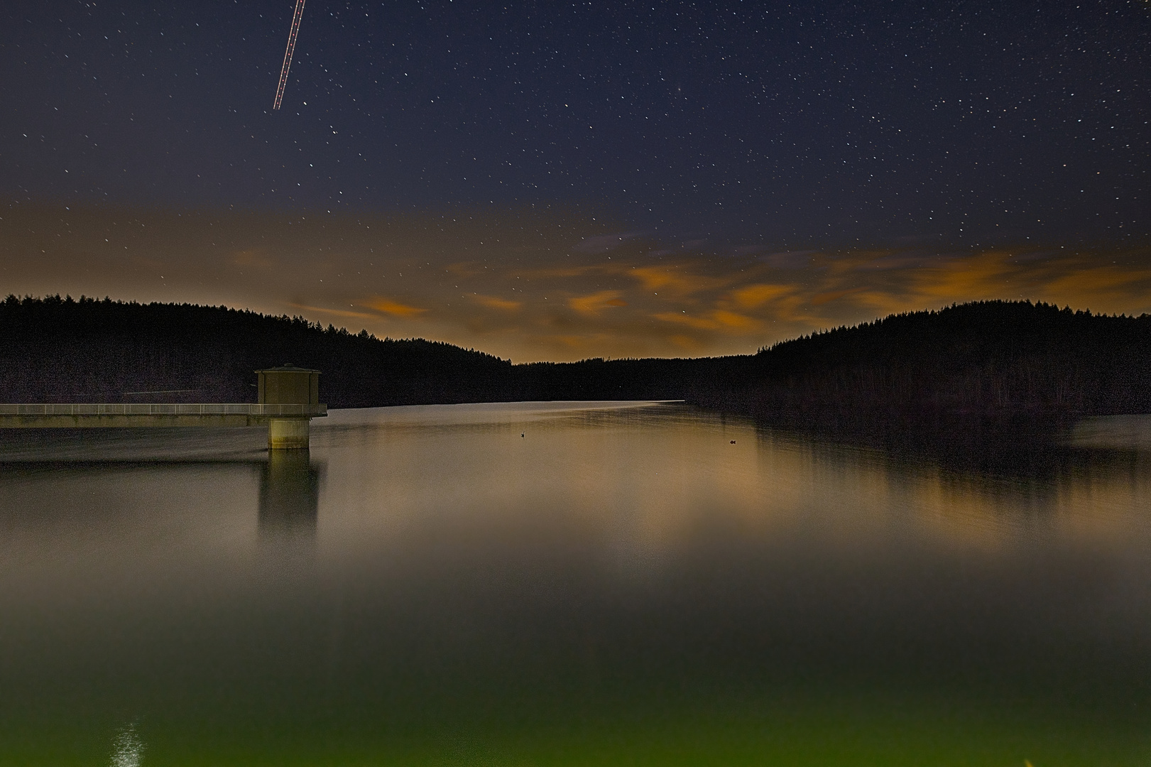 Breitenbachtalsperre bei Neumond