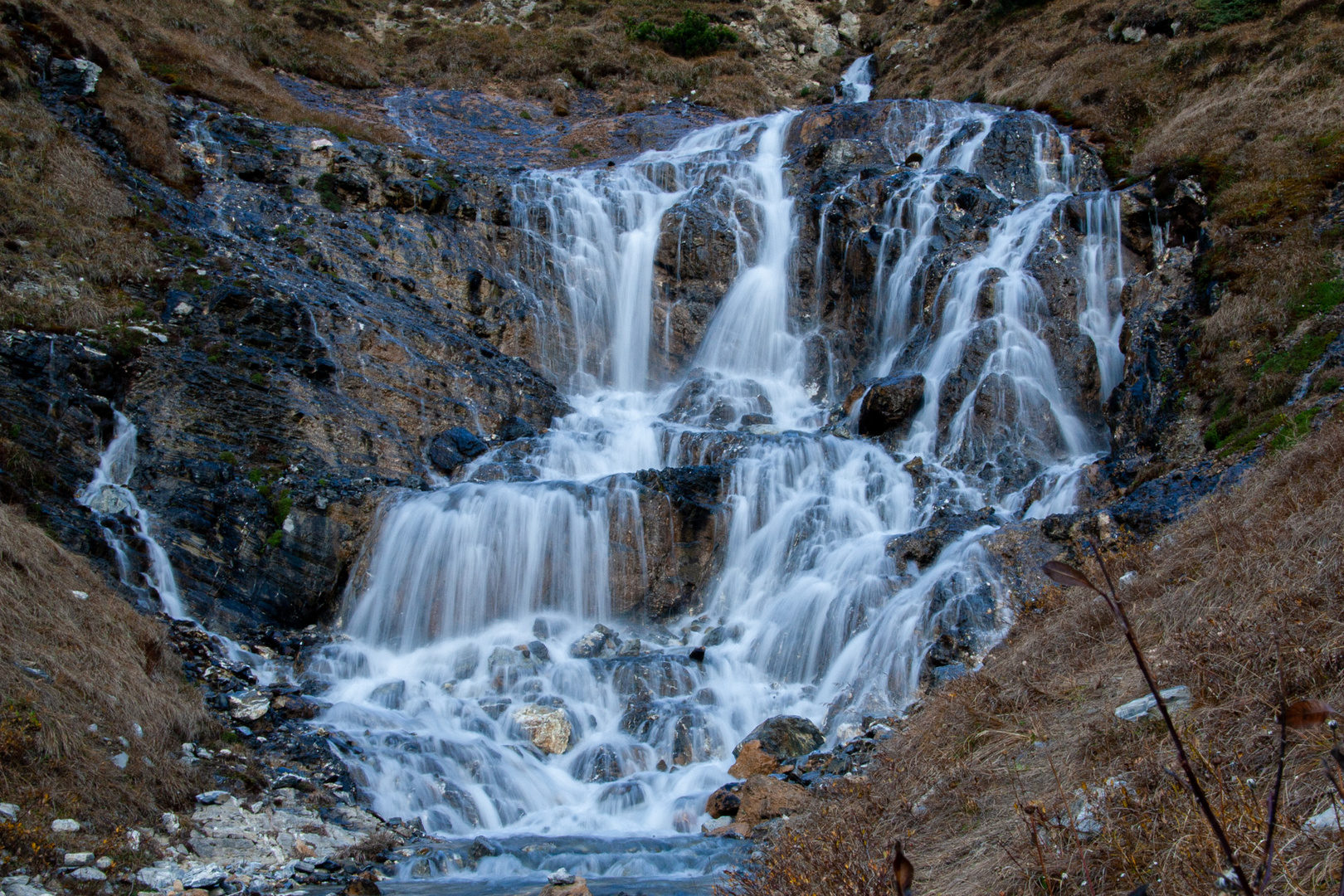 Breiter Wasserfall