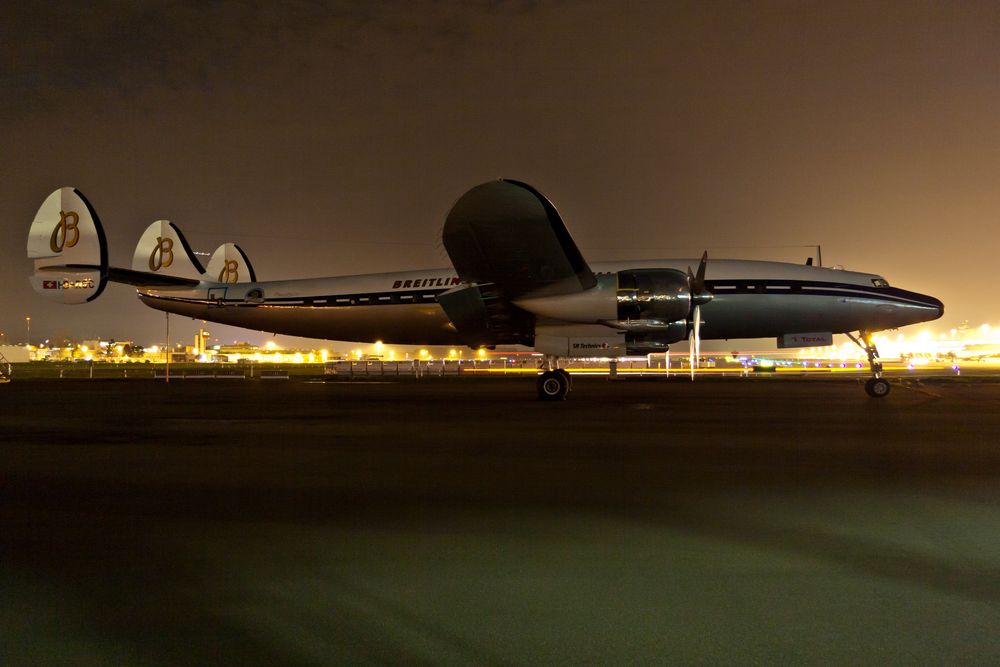 Breitling Super Constellation in der Dunkelheit