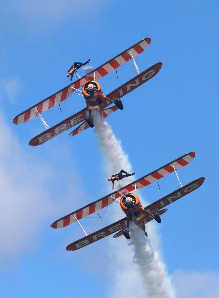 Breitling Wingwalkers (GB) - Stearman