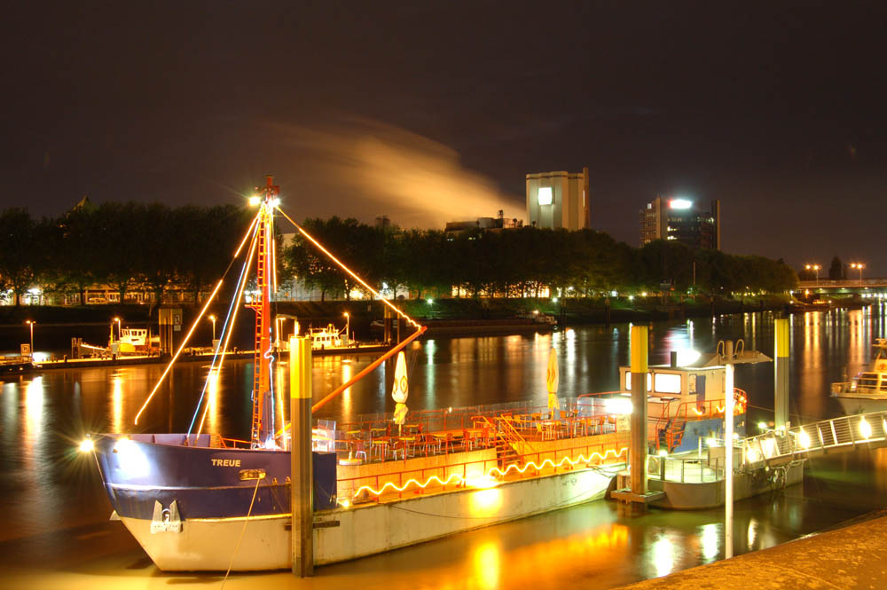 Bremen bei Nacht