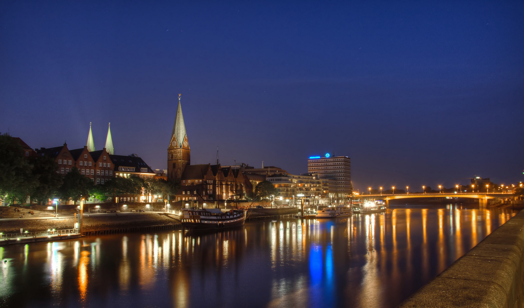 Bremen bei Nacht